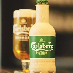 Carlsberg ra mắt chai giấy PEF Barrier vào năm 2024