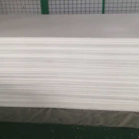 Gia công tấm nhựa PE làm đồ dùng đóng gói chống thấm, chống va đập